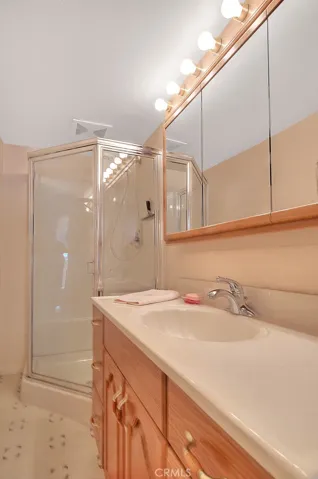 299 Nob Place, Crestline, California 92325