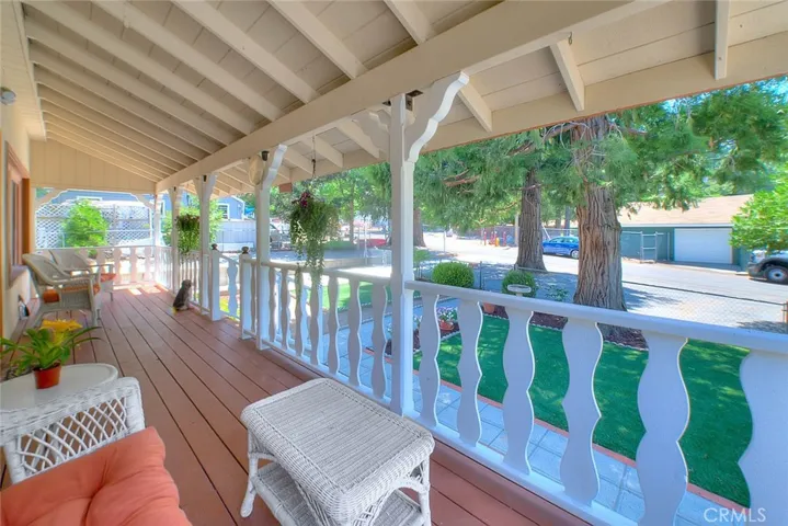 299 Nob Place, Crestline, California 92325