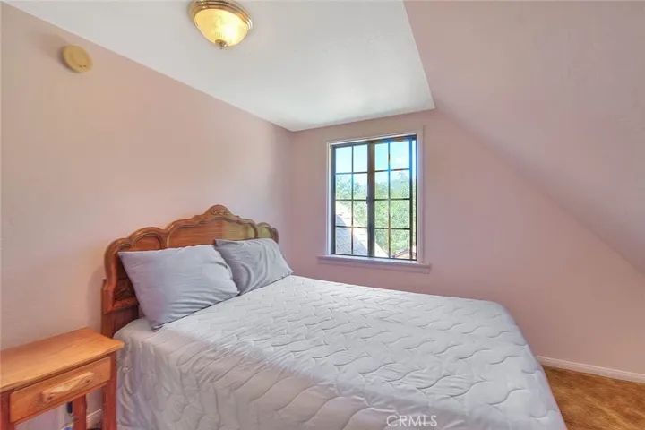 299 Nob Place, Crestline, California 92325