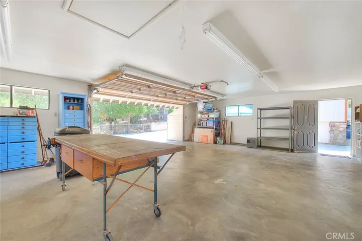 299 Nob Place, Crestline, California 92325