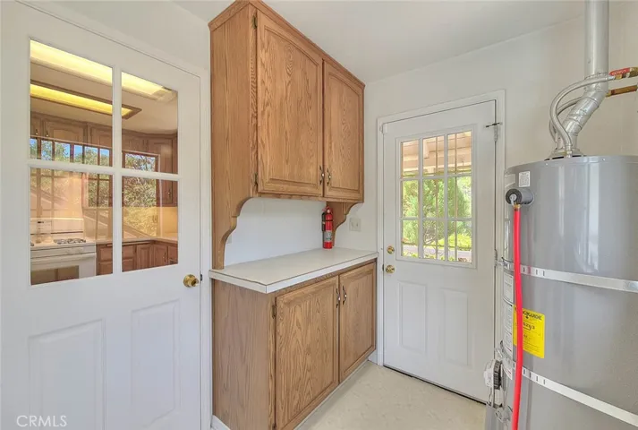 299 Nob Place, Crestline, California 92325