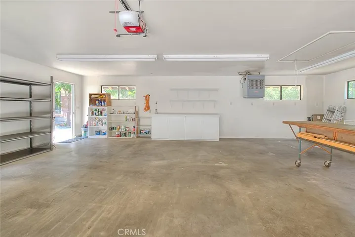 299 Nob Place, Crestline, California 92325