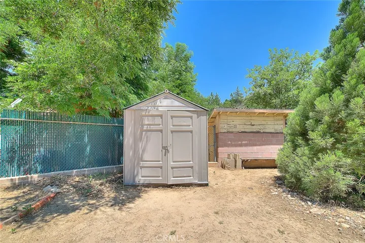 299 Nob Place, Crestline, California 92325