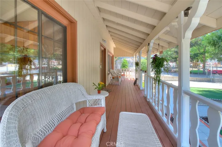 299 Nob Place, Crestline, California 92325