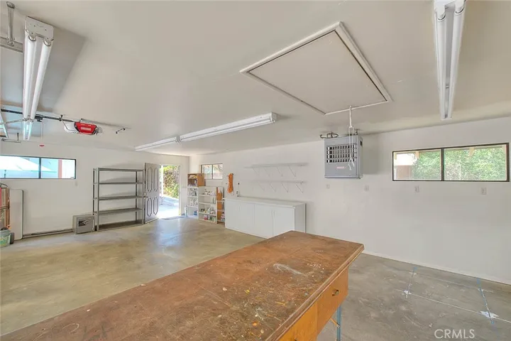 299 Nob Place, Crestline, California 92325