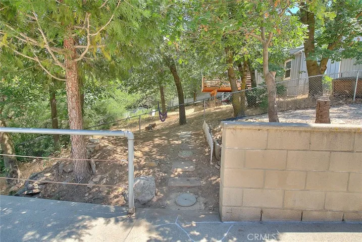 299 Nob Place, Crestline, California 92325