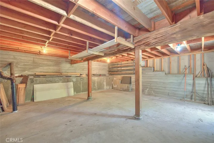 299 Nob Place, Crestline, California 92325