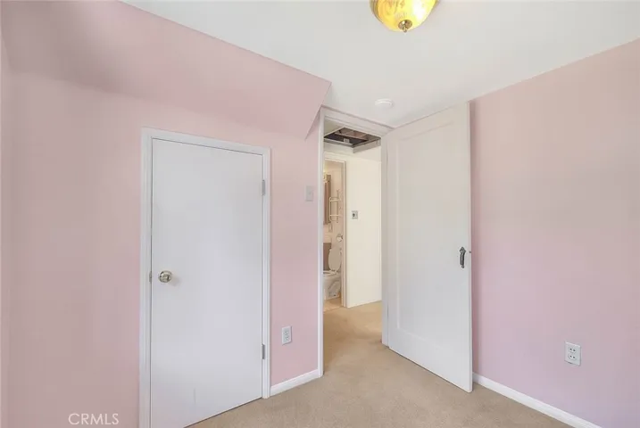 299 Nob Place, Crestline, California 92325