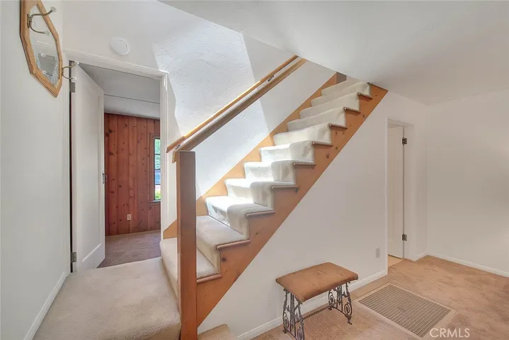 299 Nob Place, Crestline, California 92325