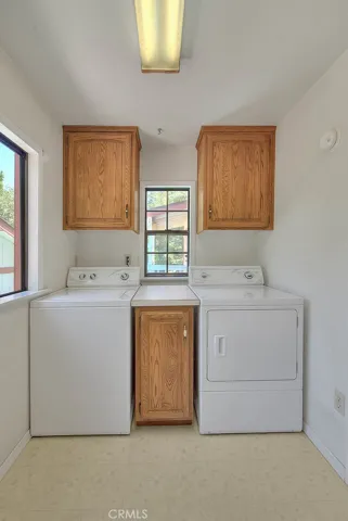 299 Nob Place, Crestline, California 92325