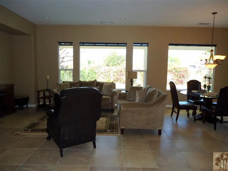 gallery-image 3