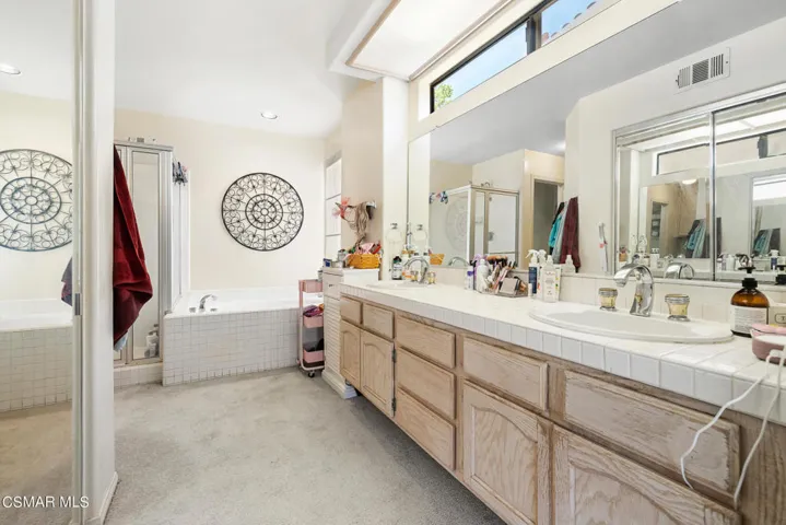 498 Pesaro - Master Bath 1