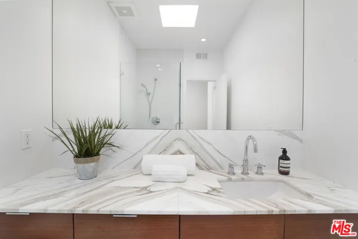 1131 20th Street 3, Santa Monica, California 90403