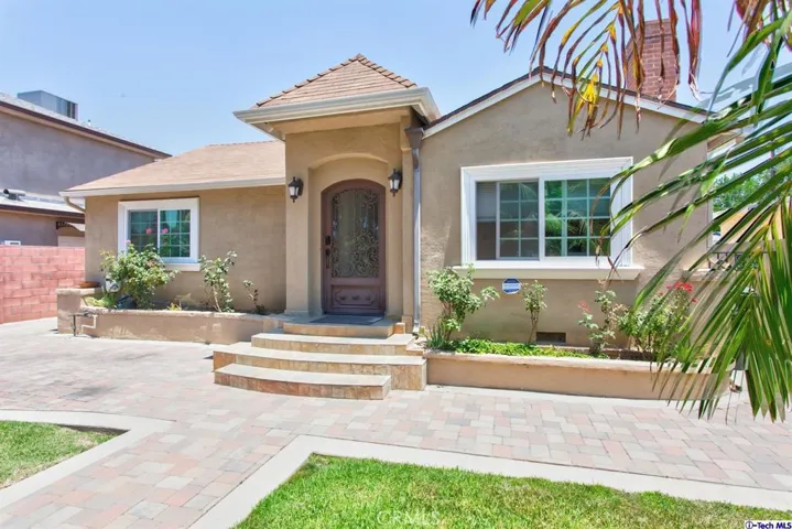 7034 Costello Avenue, Van Nuys, California 91405