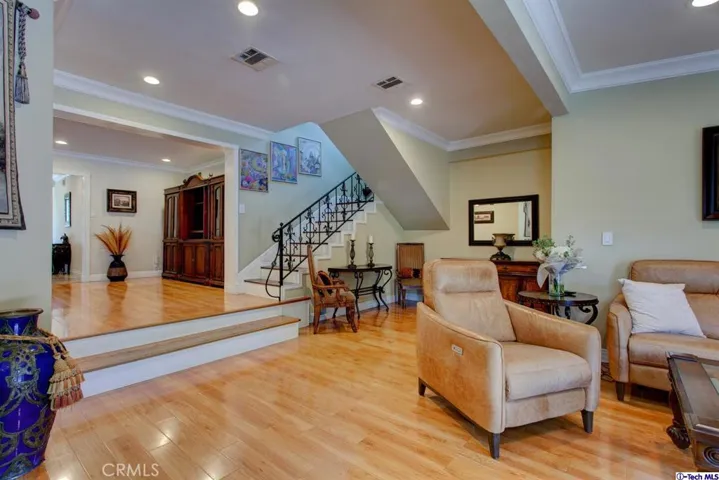 7034 Costello Avenue, Van Nuys, California 91405