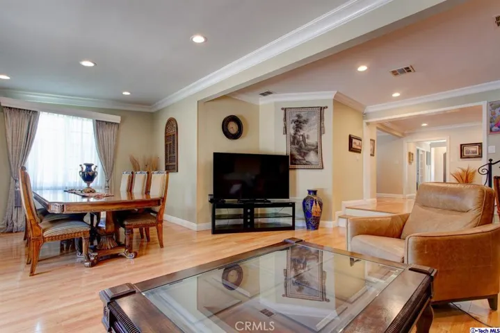 7034 Costello Avenue, Van Nuys, California 91405