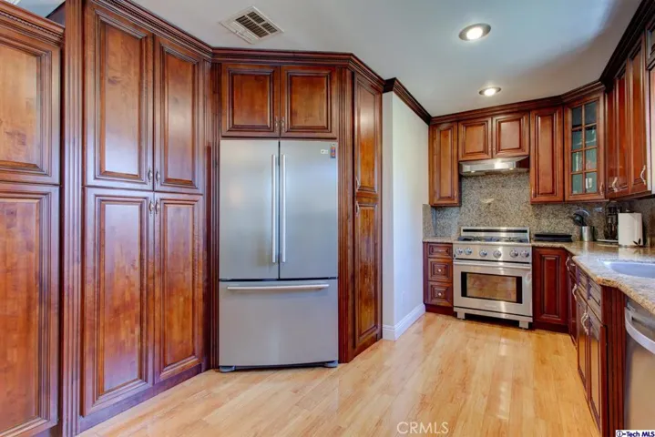 7034 Costello Avenue, Van Nuys, California 91405