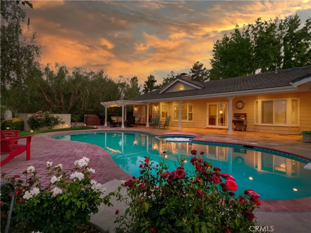 Meticulously kept home and landscape.