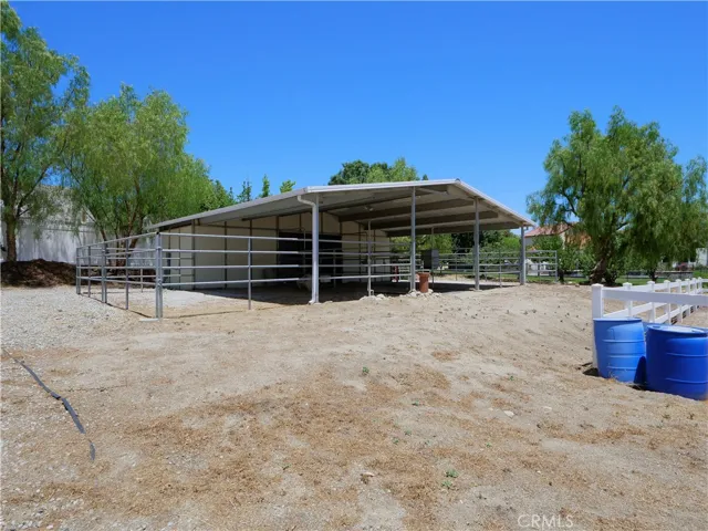 4 Stall Barn, with tack room and turn out.
