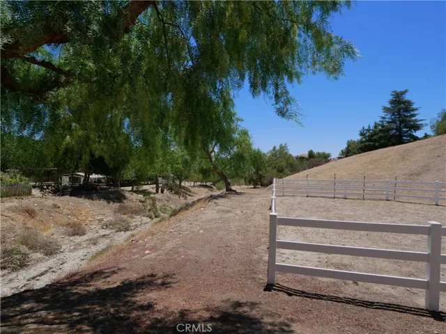30560 Remington Road, Castaic, California 91384