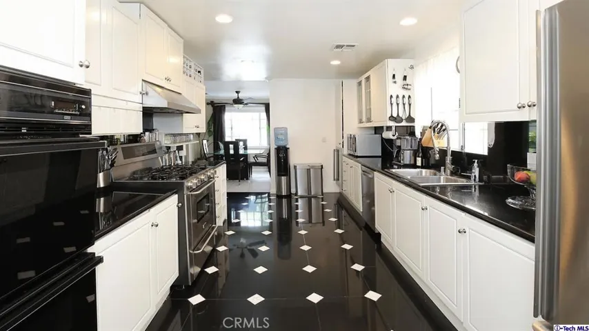5403 Beckford Avenue, Tarzana, California 91356