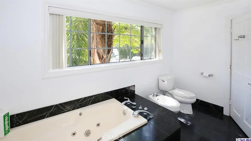 5403 Beckford Avenue, Tarzana, California 91356