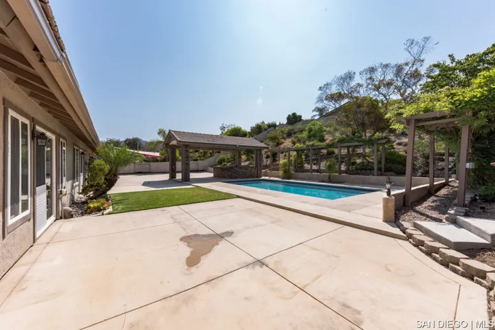 14001 Painted Desert Rd, Poway, California 92064