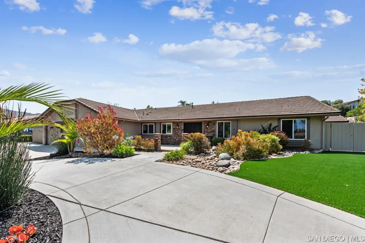 14001 Painted Desert Rd, Poway, California 92064