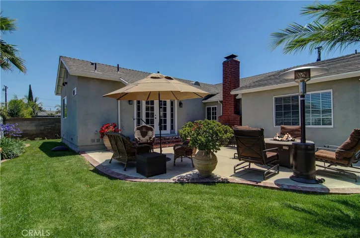 All the yard and patio you need...right here...