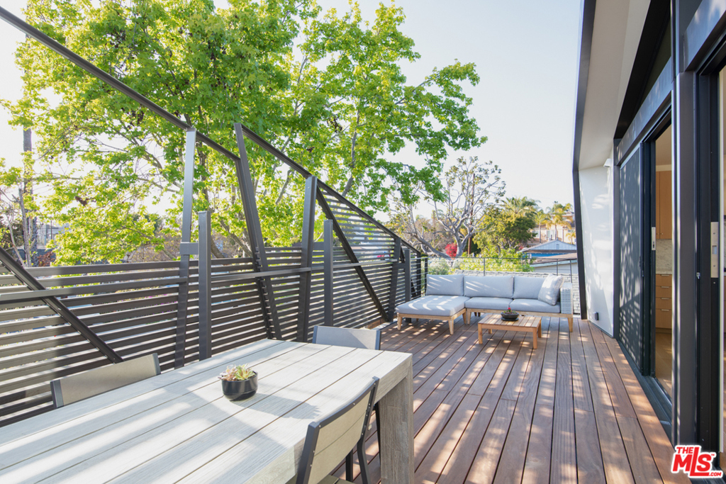 2412 Bryan Avenue, Los Angeles, California 90291 home-pic-2