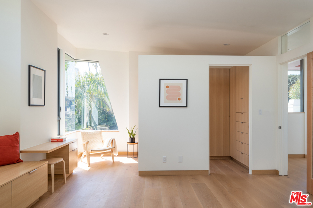 2412 Bryan Avenue, Los Angeles, California 90291 home-pic-8