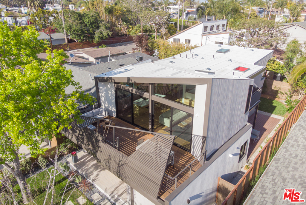 2412 Bryan Avenue, Los Angeles, California 90291 home-pic-25