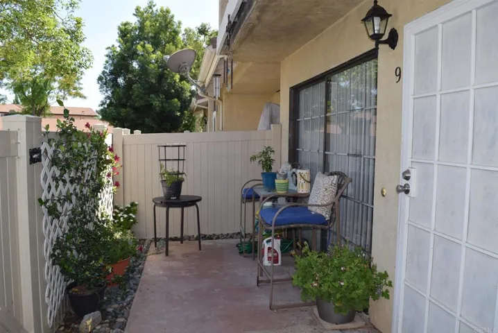 10110 Palm Glen 9, Santee, California 92071