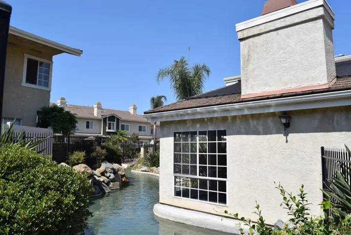 10110 Palm Glen 9, Santee, California 92071