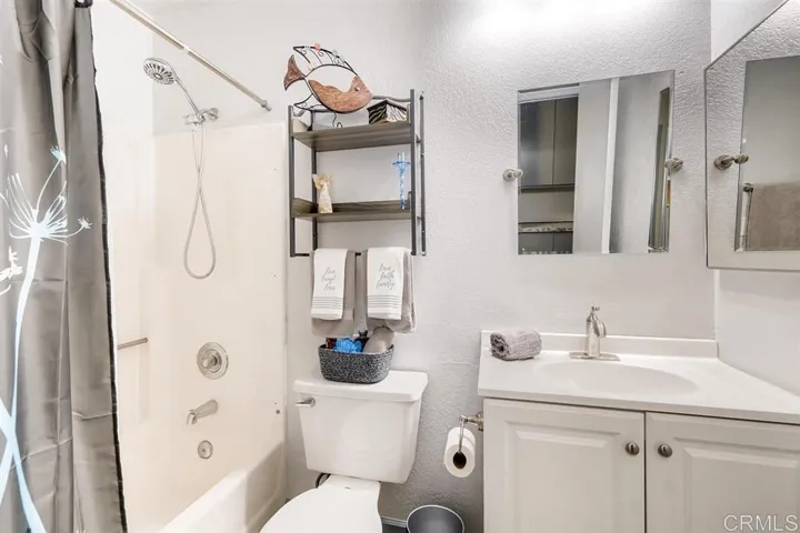 10110 Palm Glen 9, Santee, California 92071