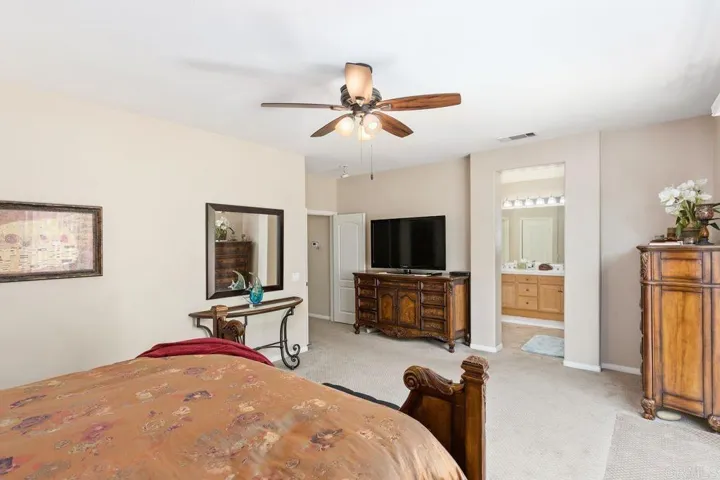 6622 Sitio Sago, Carlsbad, California 92011