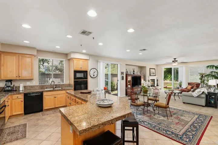6622 Sitio Sago, Carlsbad, California 92011