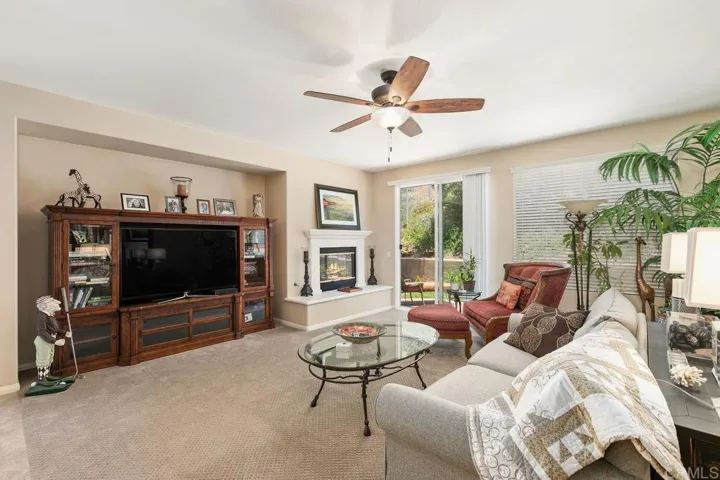 6622 Sitio Sago, Carlsbad, California 92011