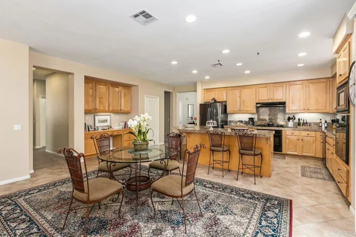 6622 Sitio Sago, Carlsbad, California 92011