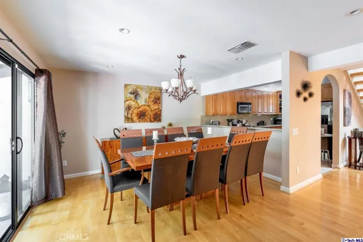 49 Glenflow Court, Glendale, California 91206