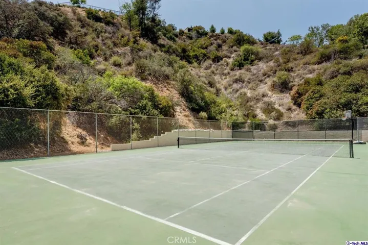 49 Glenflow Court, Glendale, California 91206