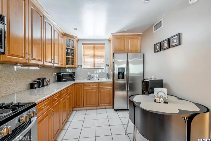 49 Glenflow Court, Glendale, California 91206