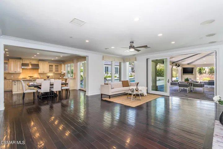 FAMILY ROOM-KITCHEN-BACKYARD
