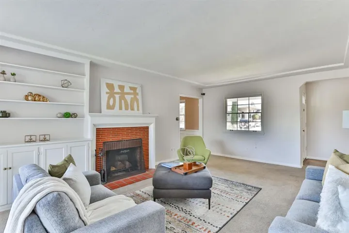 4418 Upland Street, La Mesa, California 91941