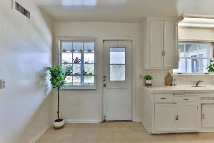 4418 Upland Street, La Mesa, California 91941