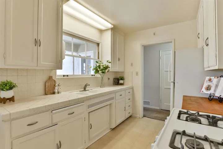 4418 Upland Street, La Mesa, California 91941