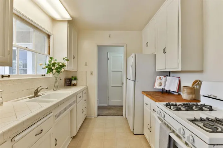 4418 Upland Street, La Mesa, California 91941