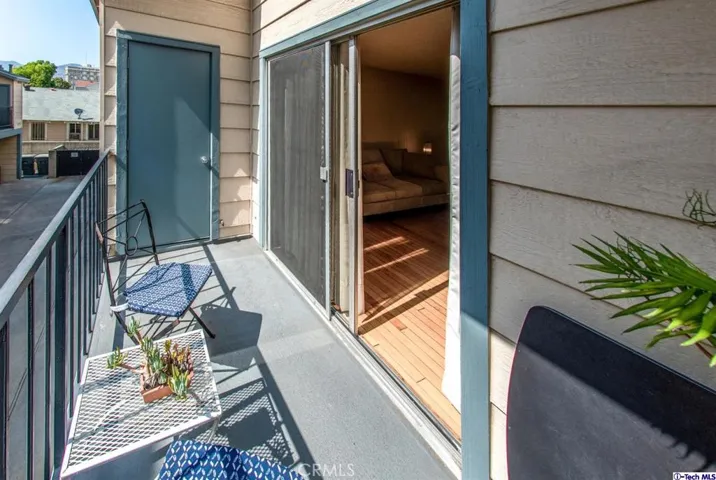 701 E Harvard Street 13, Glendale, California 91205