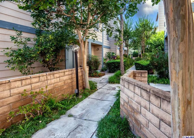 701 E Harvard Street 13, Glendale, California 91205
