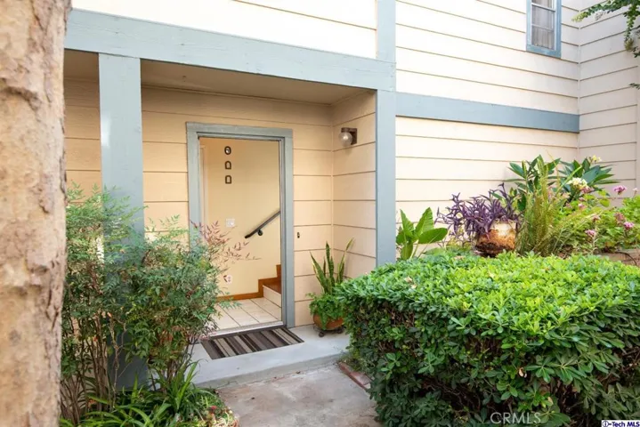 701 E Harvard Street 13, Glendale, California 91205